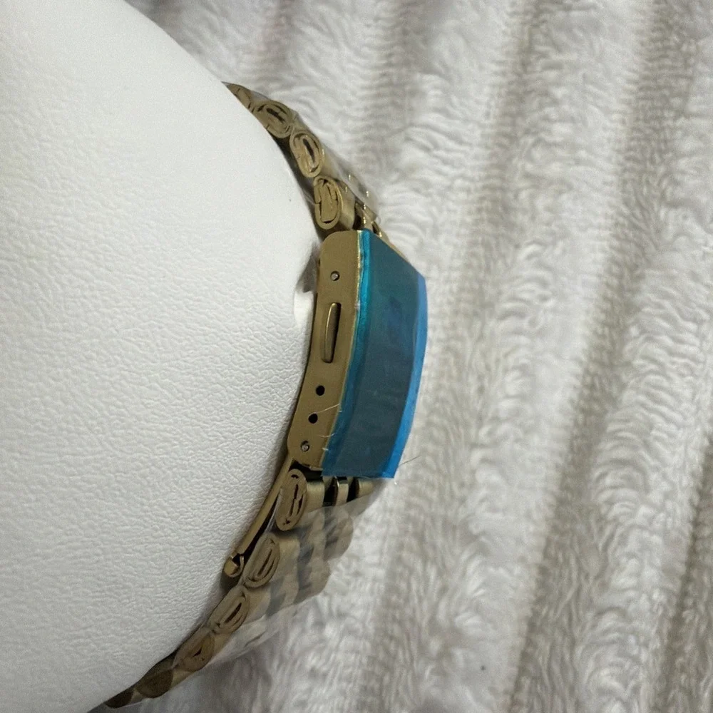 Montres Prestige by Invicta MPW-0269 Diamond Dial Gold-Tone 35mm Dress Watch